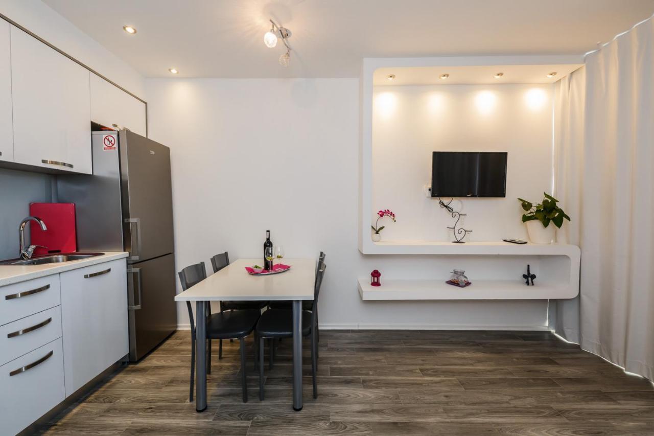 Lovely Apartments Каштела Екстер'єр фото
