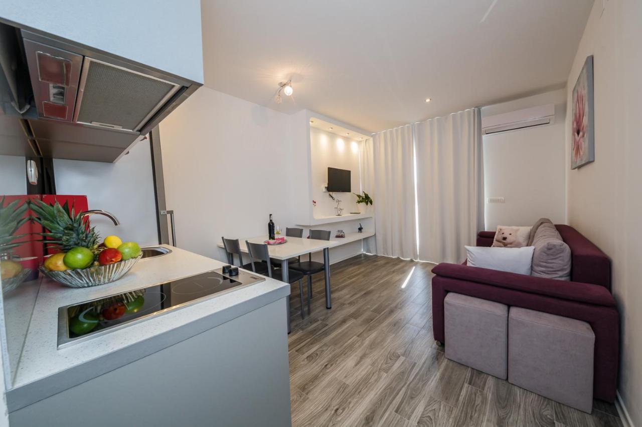 Lovely Apartments Каштела Екстер'єр фото