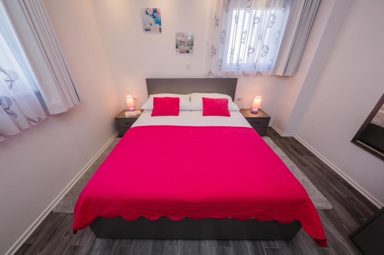 Lovely Apartments Каштела Екстер'єр фото