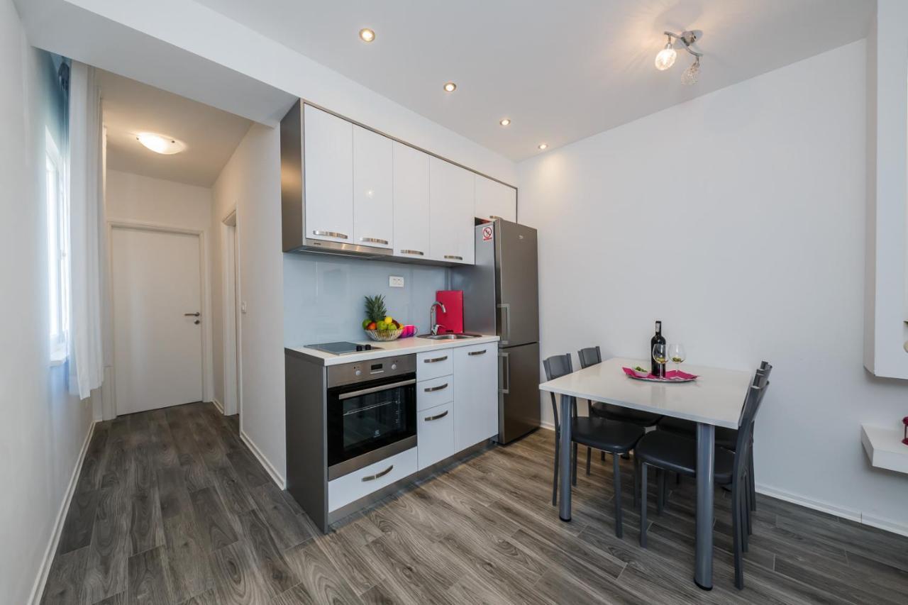 Lovely Apartments Каштела Екстер'єр фото
